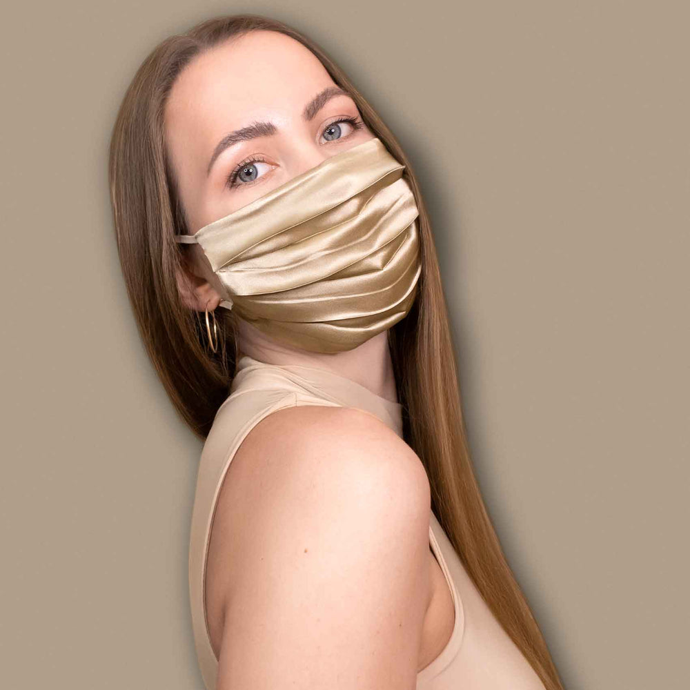 
                      
                        Silky Mundschutzmaske
                      
                    